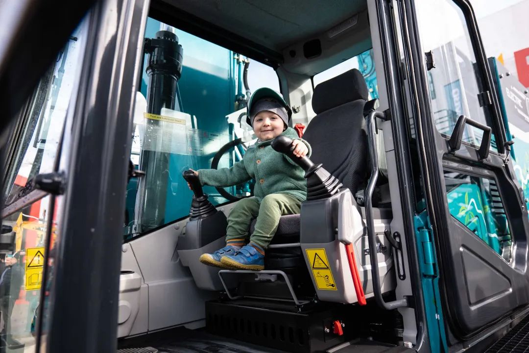 Bauma 2022 | 一组火热现场图带您重温尊龙凯时ag智能德国宝马展之旅