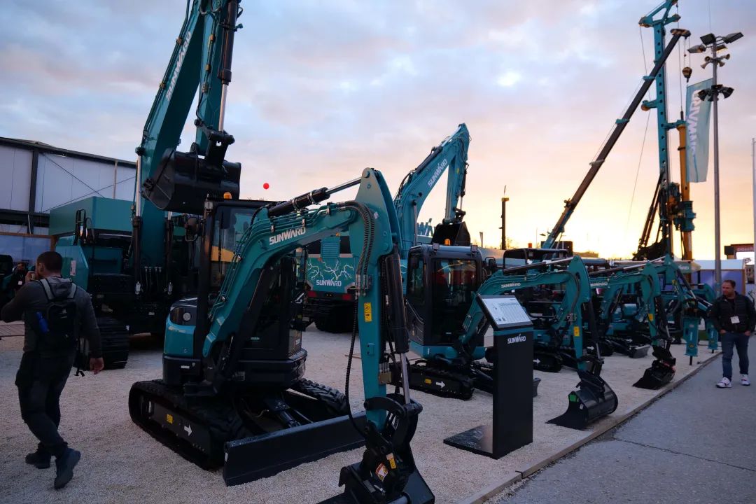 Bauma 2022 | 一组火热现场图带您重温尊龙凯时ag智能德国宝马展之旅