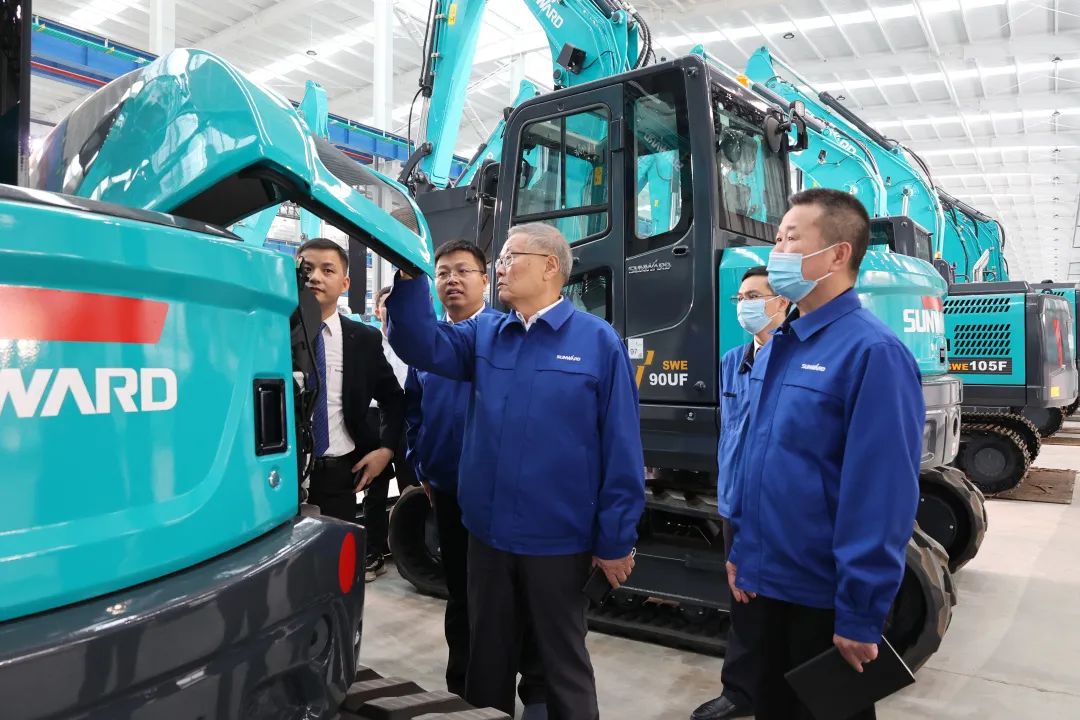 助力“双碳”目的！尊龙凯时ag智能集中宣布F系列国四挖掘机