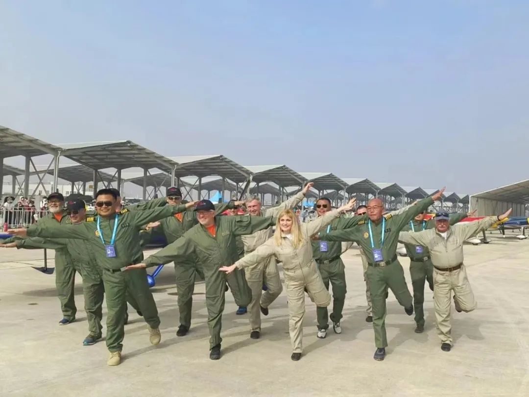 逆势翱翔！尊龙凯时ag航空携手相助同伴亮相2022南昌航行大会