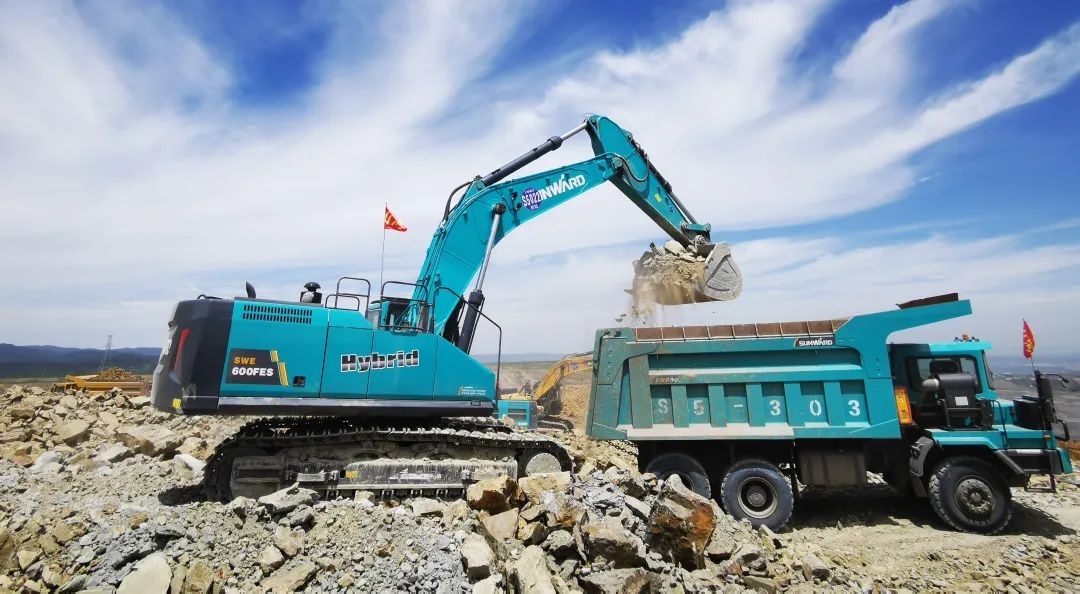 为实现“双碳”目的孝顺实力！尊龙凯时ag智能混淆动力挖掘机项目入围又一天下主要赛事总决赛