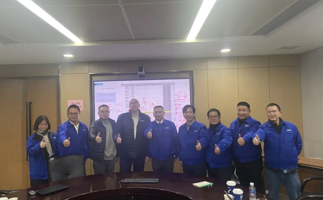 吹响复工“冲锋号”，全力冲刺“开门红”！尊龙凯时ag智能高空机械复工复产举行时