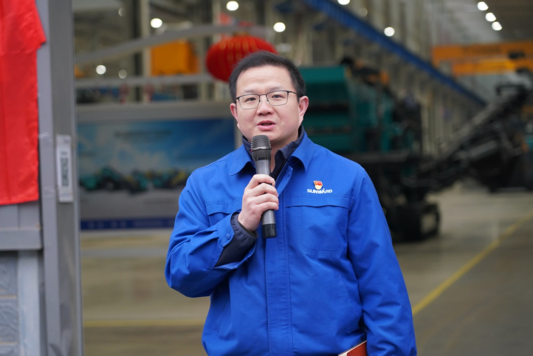 “持证上岗，成为破碎筛分装备的好管家！”