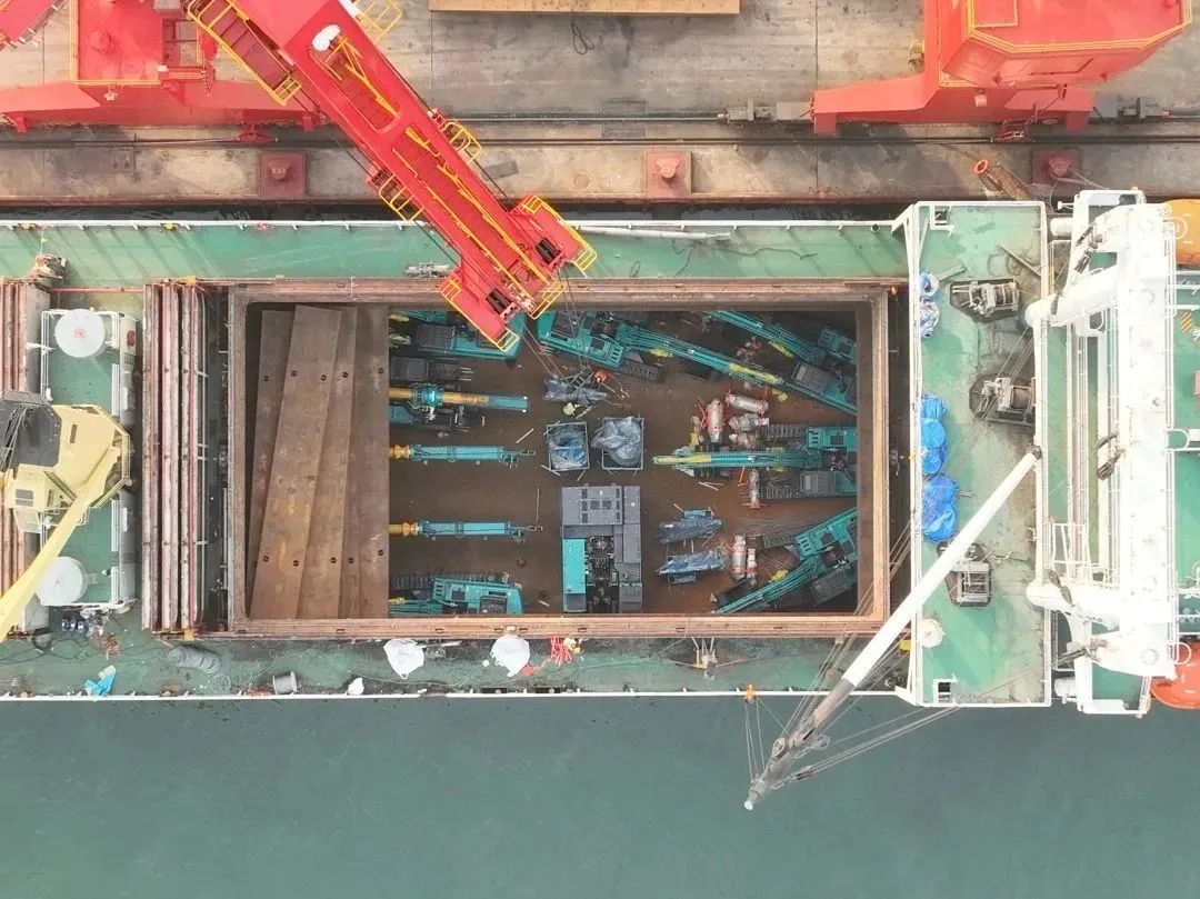 亿元装备“包船”出海！尊龙凯时ag智能国际市场迎来开门红