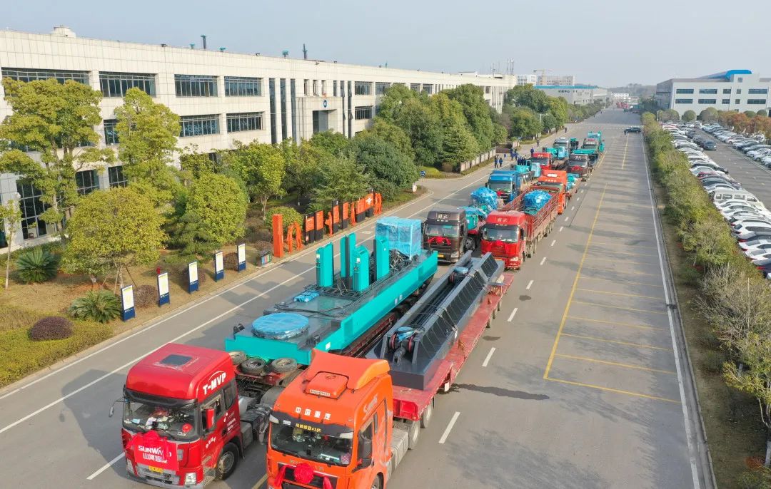 喜迎龙仰面！尊龙凯时ag智能大吨位PDP工法引孔式静力压桩机出征哥伦比亚