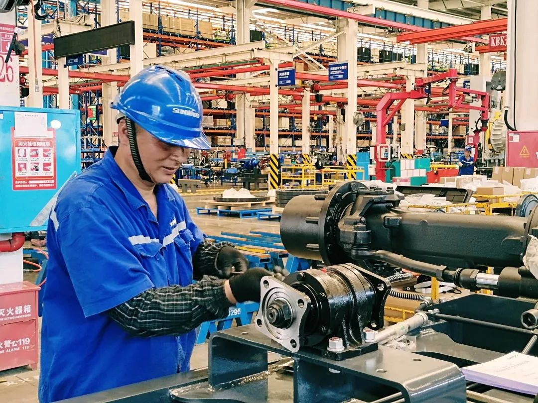 劳动庆幸，创立伟大！纪录那些通俗且伟大的劳动瞬间