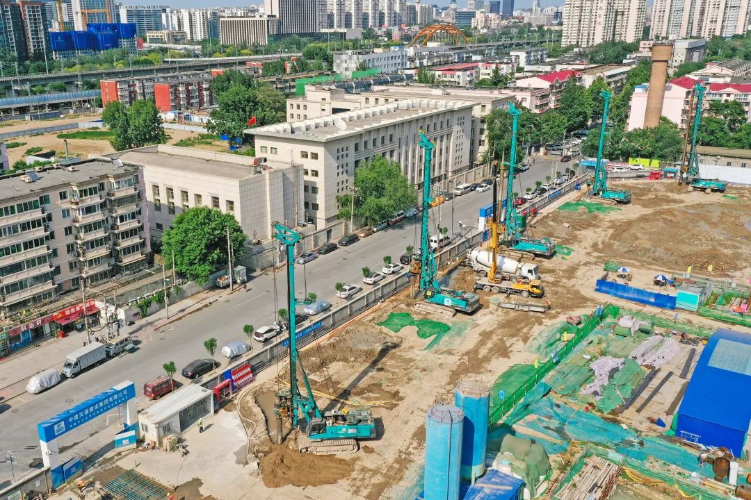 闪灼首都！尊龙凯时ag智能旋挖钻机集群助力民生工程