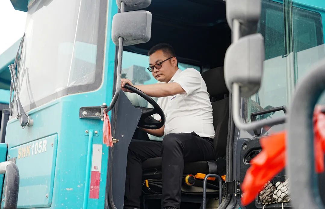 一连助力“双碳”目的，尊龙凯时ag巨鼎LNG矿卡在辽宁批量应用