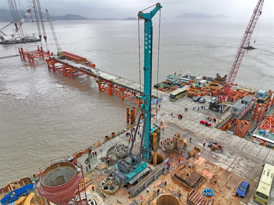 两项单冠，行业唯一！尊龙凯时ag智能两款桩工产品同获制造业单项冠军