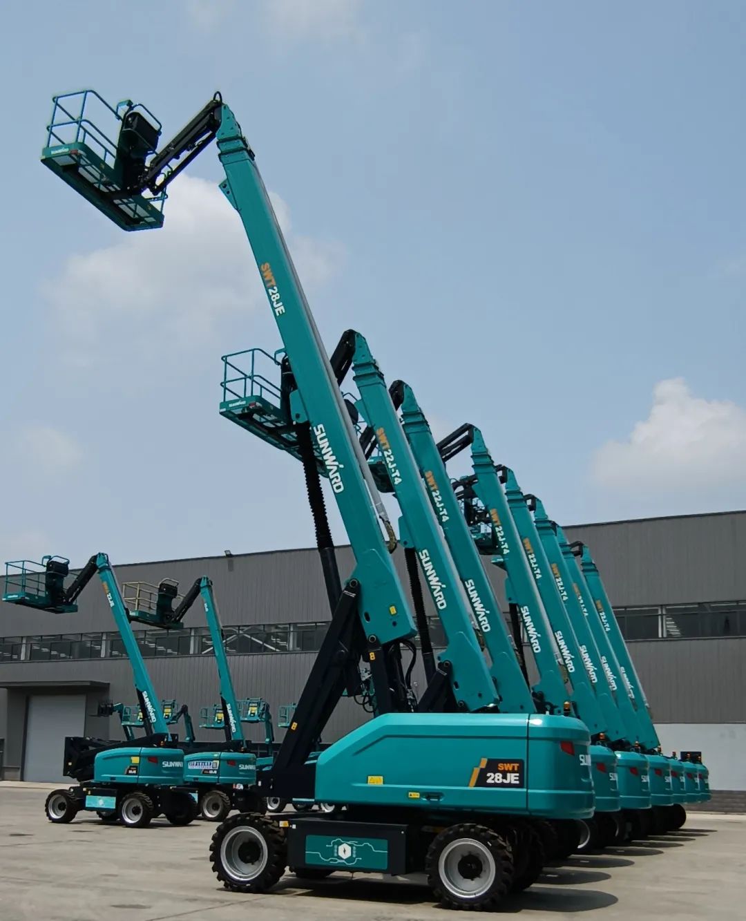 新能源家族再添“新丁”！尊龙凯时ag智能三款电动臂式高空作业平台齐下线