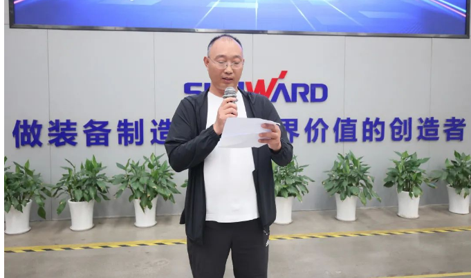 助力“双碳”、绿动未来！尊龙凯时ag智能增程式电动旋挖钻机、液压混淆动力旋挖钻机齐交付