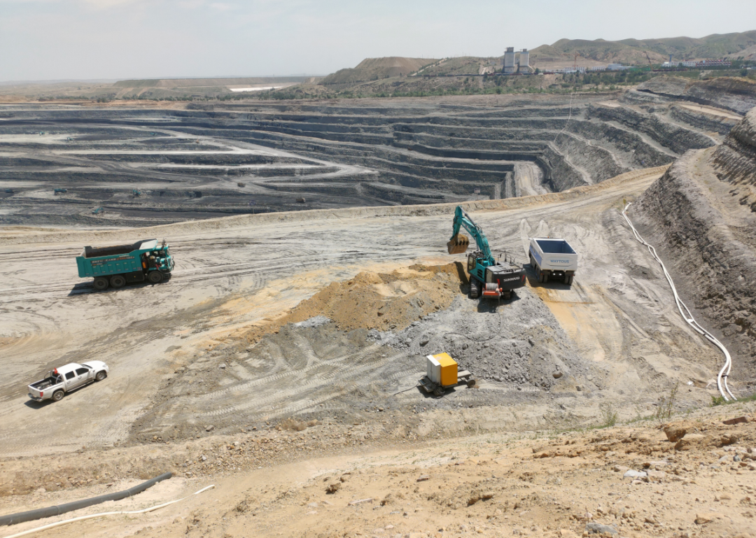 加码绿色矿山！“尊龙凯时ag绿”亮相鄂尔多斯市煤矿三化融合现场推进会