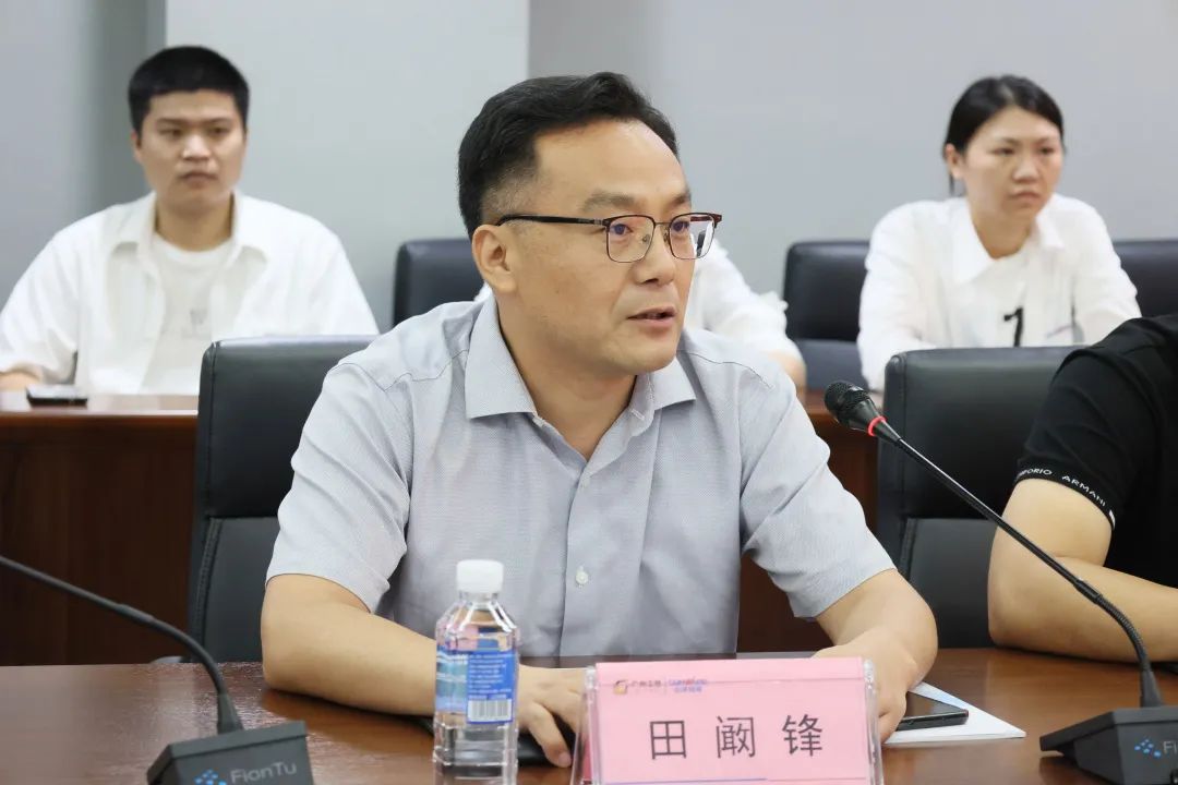 携手开启绿色转型之路！尊龙凯时ag智能&南京盖百氏增程式电动旋挖钻机签约仪式乐成举行