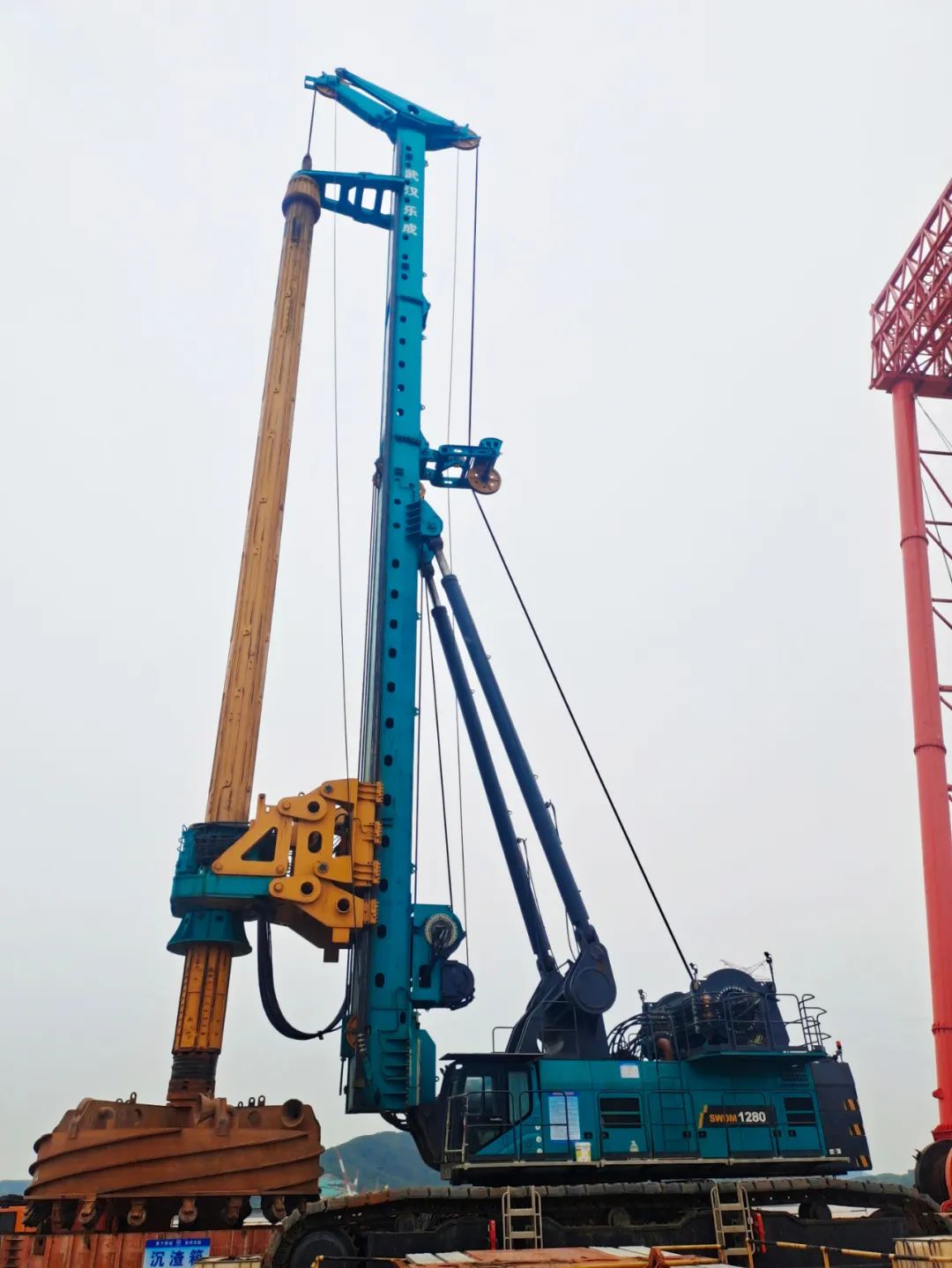 新战绩+1！尊龙凯时ag智能超等旋挖钻机创6.3米直径钻孔新纪录