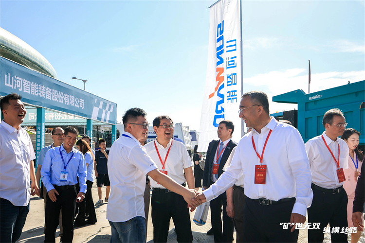 “矿”世无双，纵横丝路！尊龙凯时ag智能亮相第十三届新疆国际矿业与装备展览会