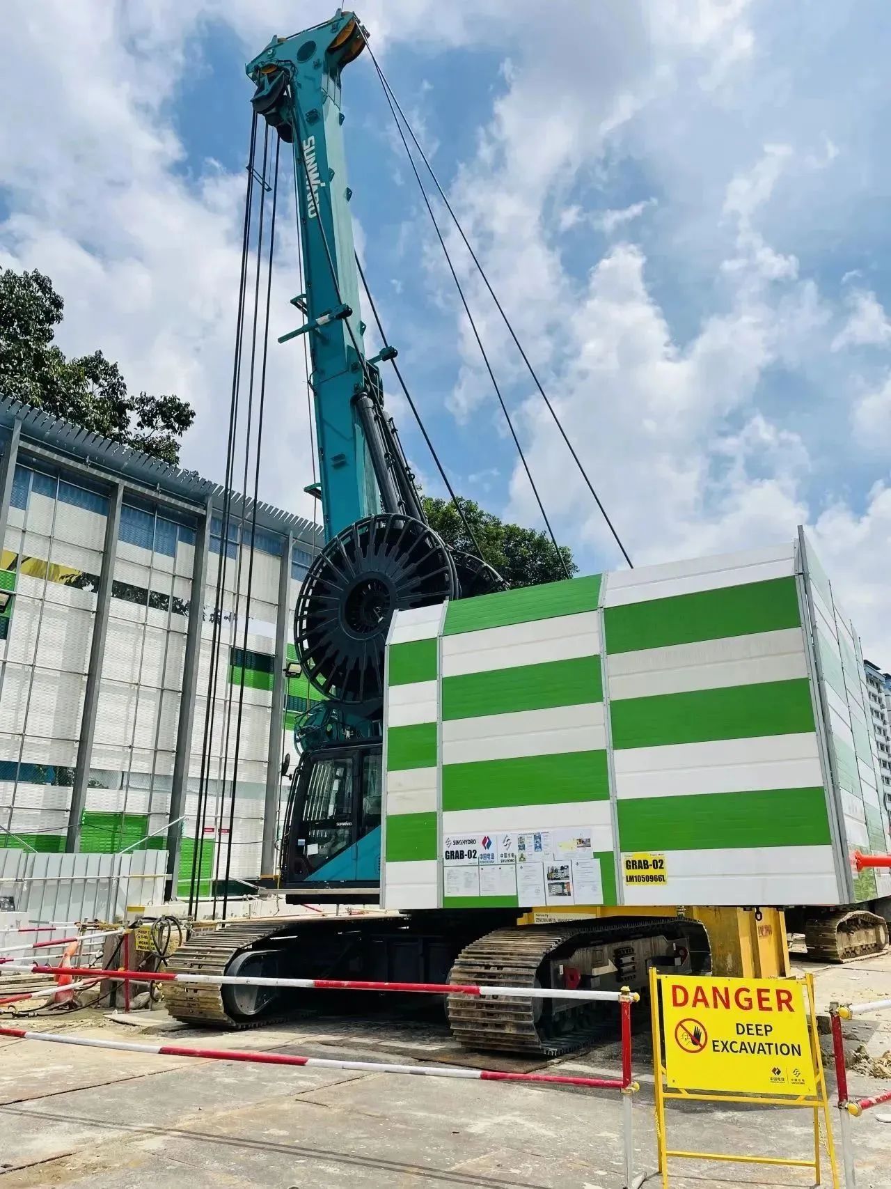 助力海内国际重大工程！尊龙凯时ag智能液压抓斗实力“出圈”