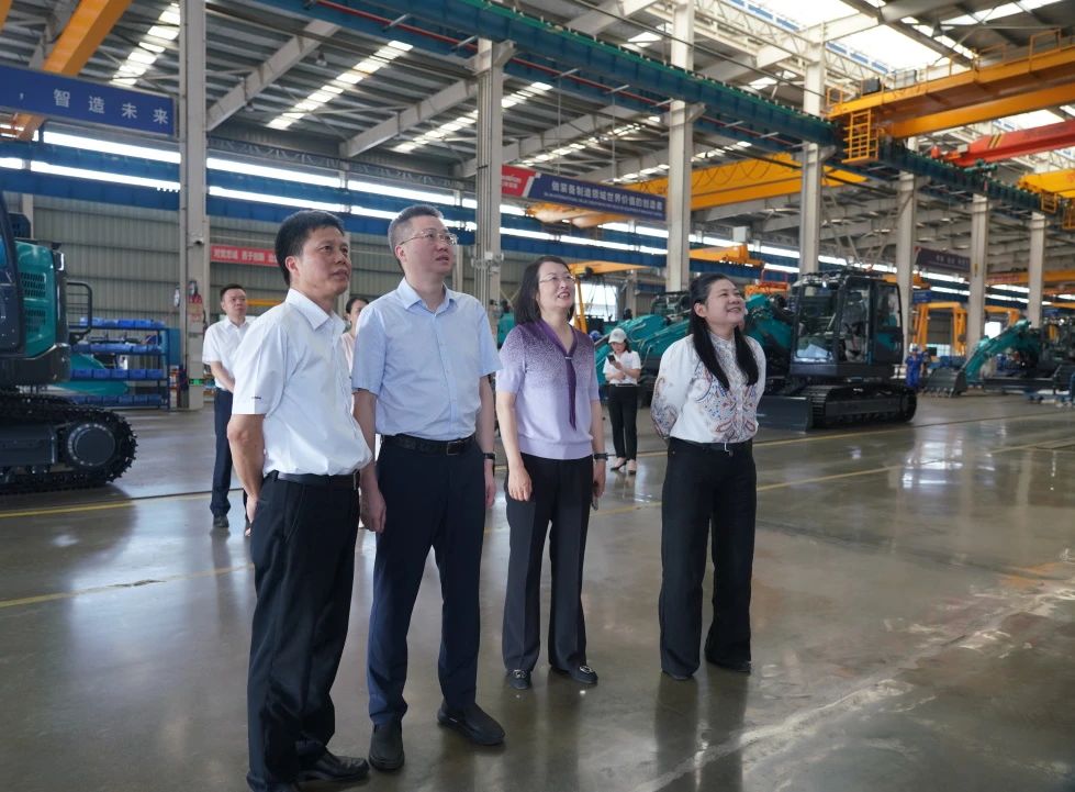 长沙市人民政府副市长、市工商联主席康镇麟调研尊龙凯时ag智能