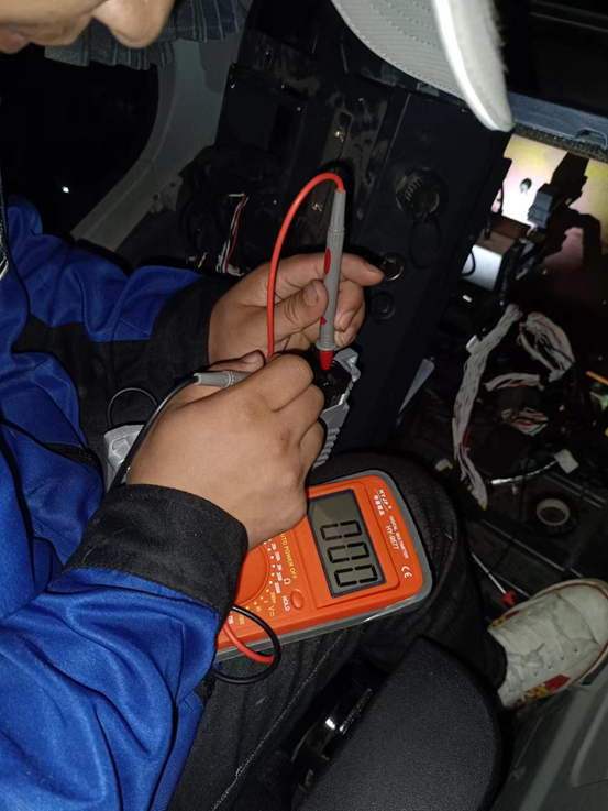 一线“热”闻 | 专业售后，专心折务！尊龙凯时ag智能挖掘机效劳万里行一直在路上