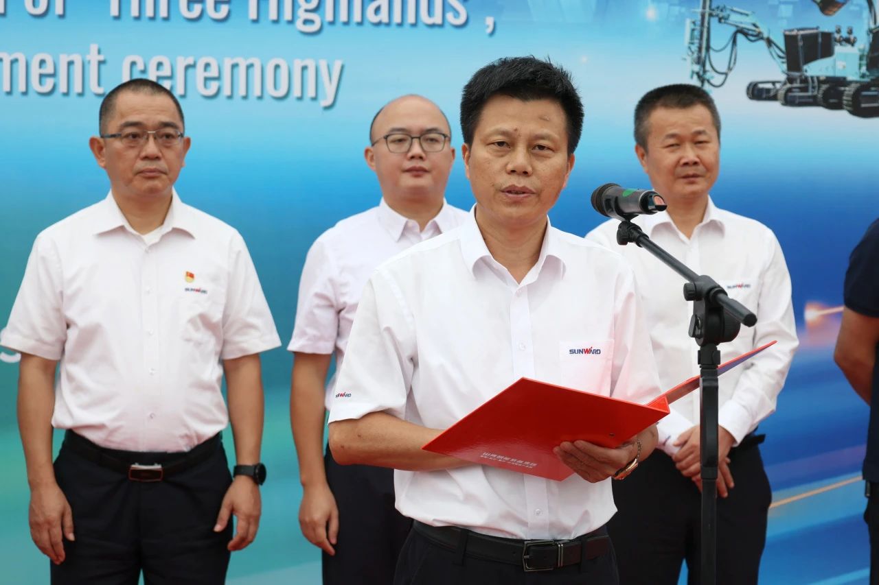 一连进军国际市。∽鹆盿g智能近百台装备集中发货