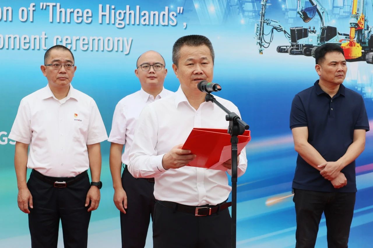 一连进军国际市。∽鹆盿g智能近百台装备集中发货