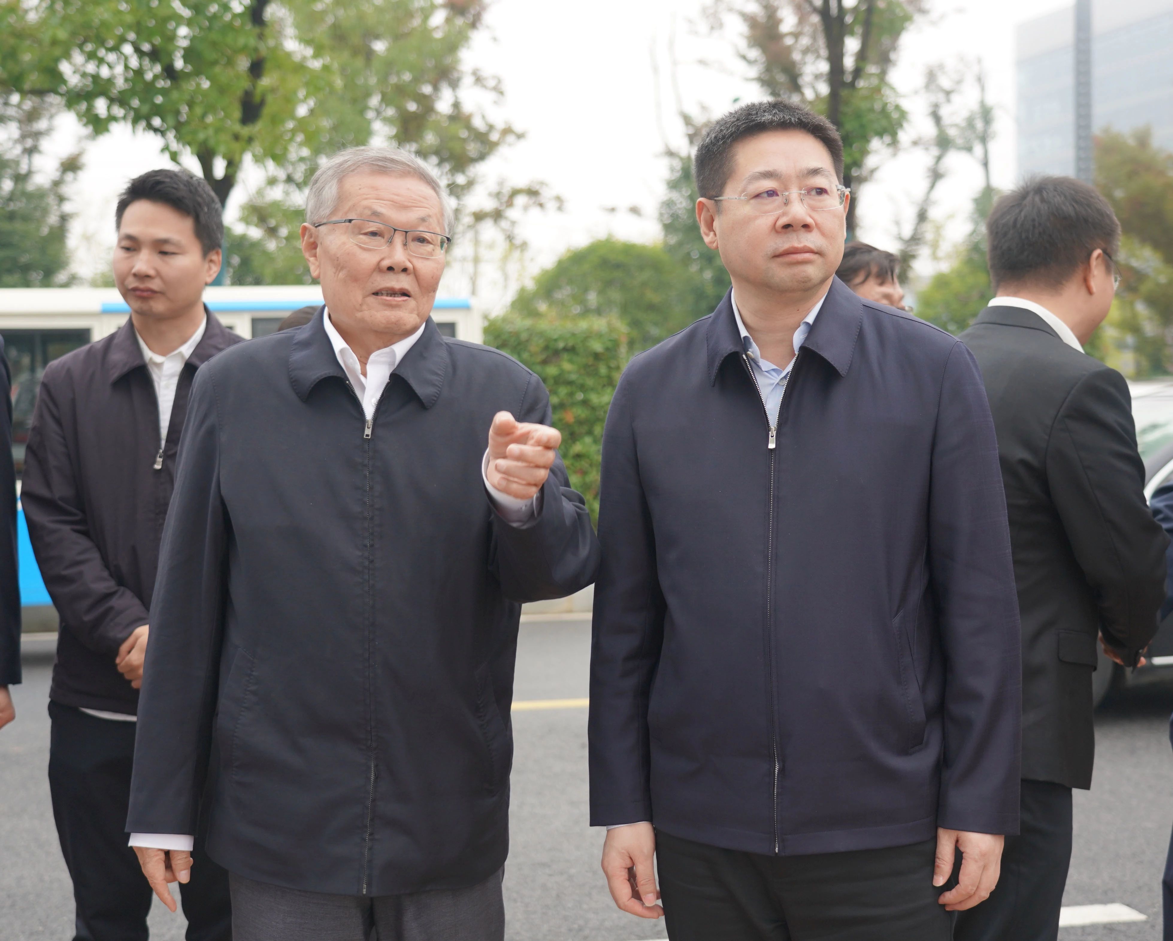 天下节水办主任蒋牧宸调研尊龙凯时ag智能节水事情