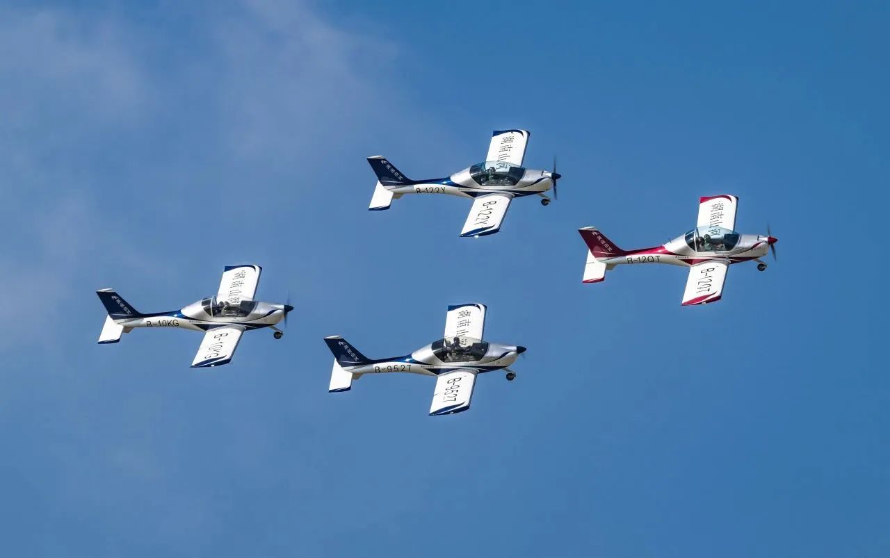 央媒聚焦！一起见证首届亚洲通用航空展上的尊龙凯时ag风范