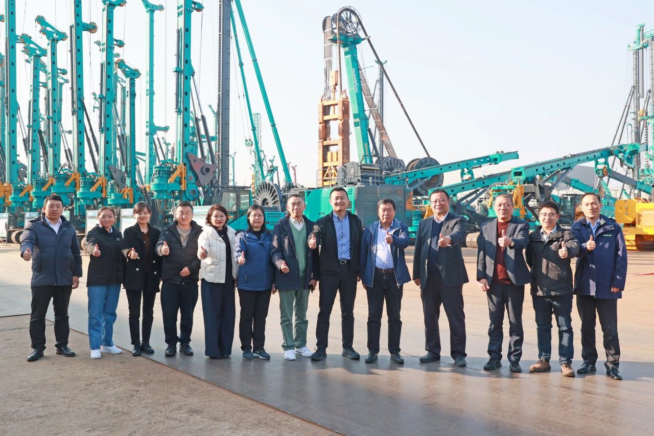 尊龙凯时ag智能主导的行业标准《修建施工机械与装备 液压式压桩机》通过专家审查