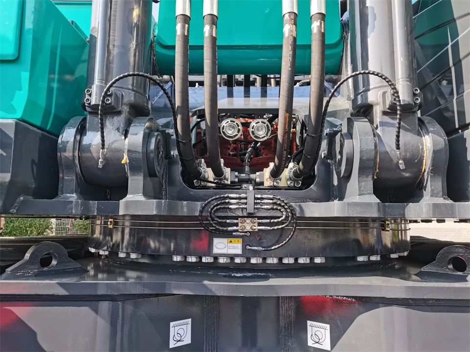 定制开发、功效更强！尊龙凯时ag智能SWE750ELR加长臂液压挖掘机下线交付