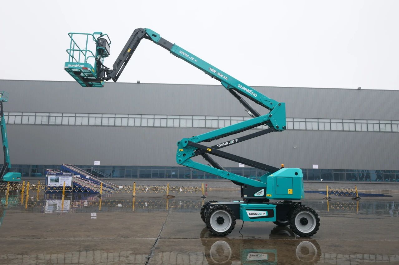 又双叒叕上新了！尊龙凯时ag智能首款双载荷电动曲臂式高空作业平台顺遂下线