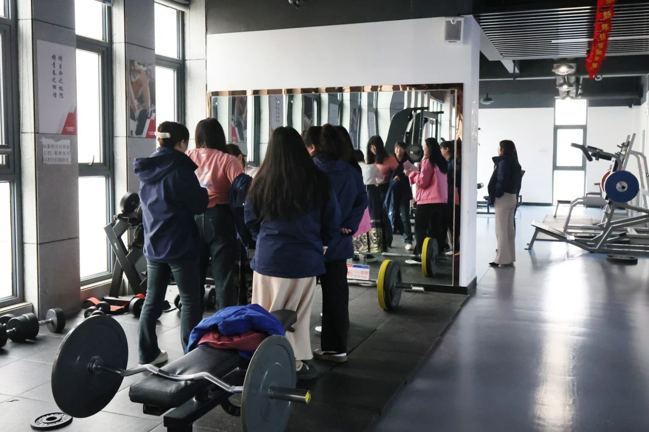 多姿多彩绽青春！尊龙凯时ag智能开展“三八”国际劳动妇女节主题庆；疃