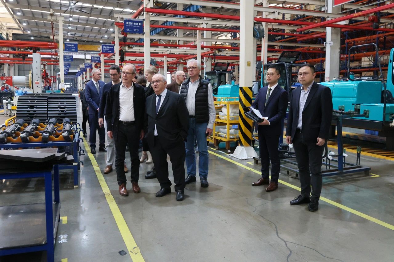 蒙达尔纪市代表团一行考察尊龙凯时ag智能