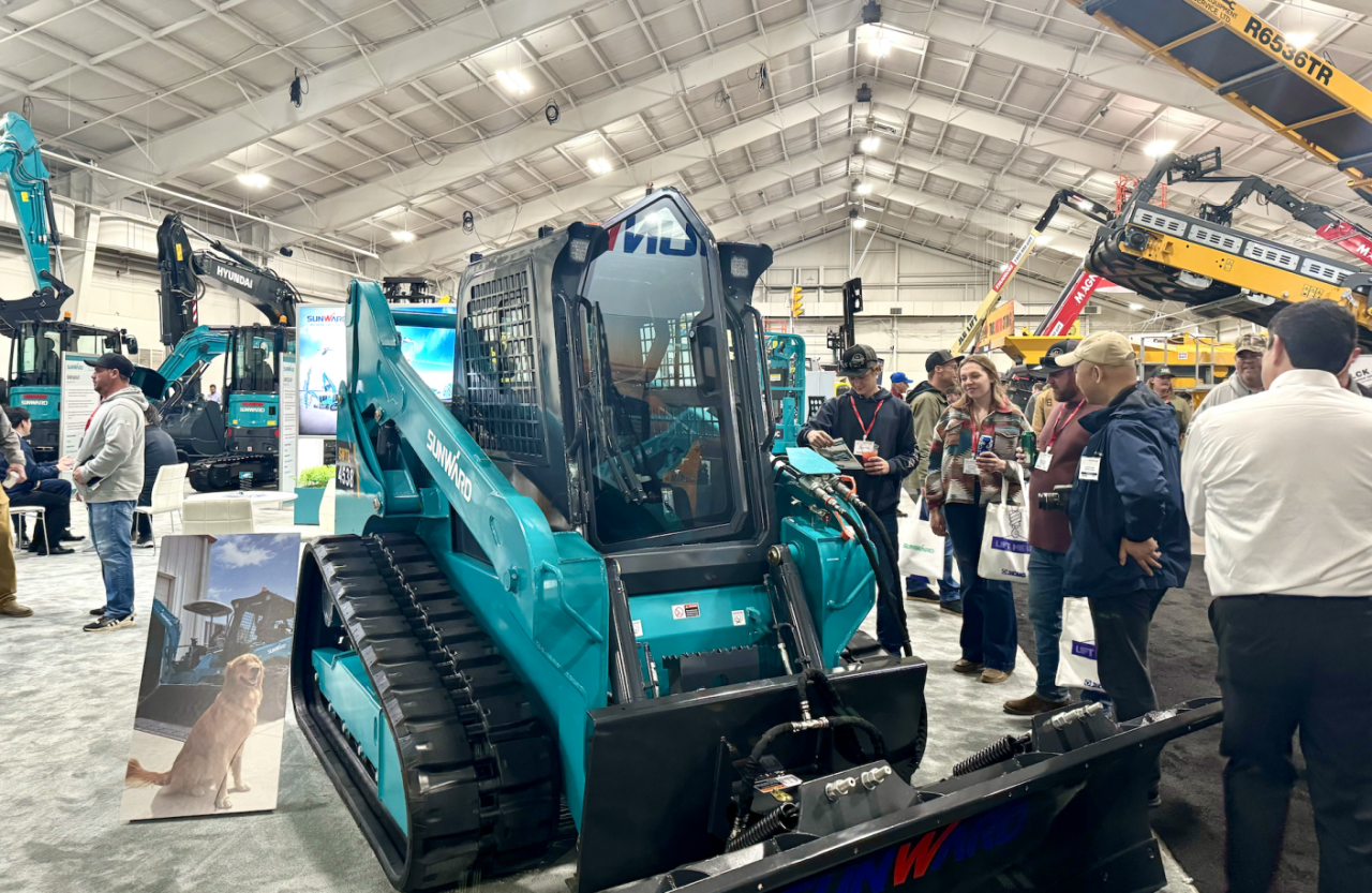 尊龙凯时ag智能亮相加拿大最大重型装备展