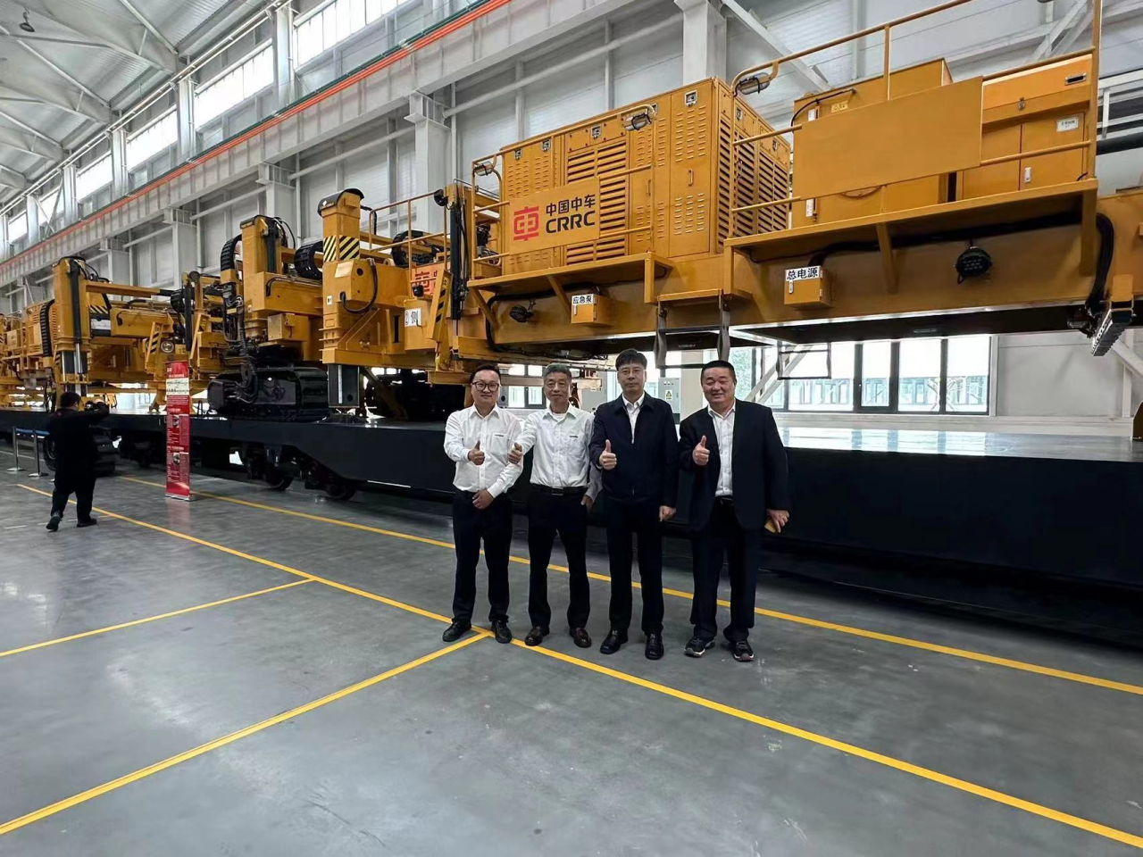 CPH-30J道岔铺换机组全球宣布！尊龙凯时ag智能与宝鸡中车时代共绘铁路装备新篇章！