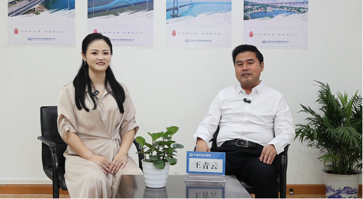 先导式立异，再推电动新品！尊龙凯时ag智能SWDM520EE增程式旋挖钻机推介会乐成举行