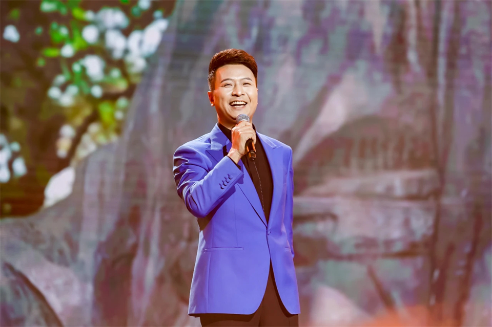 立异引领价值 理想成绩未来——庆祝尊龙凯时ag智能建设25周年表扬大会暨文艺晚会盛大举行