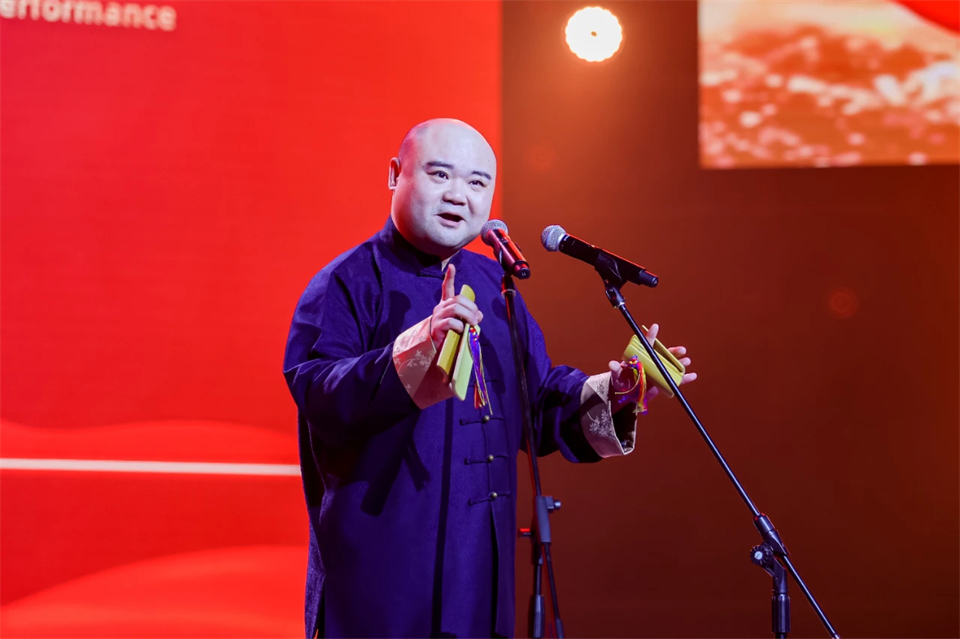 立异引领价值 理想成绩未来——庆祝尊龙凯时ag智能建设25周年表扬大会暨文艺晚会盛大举行