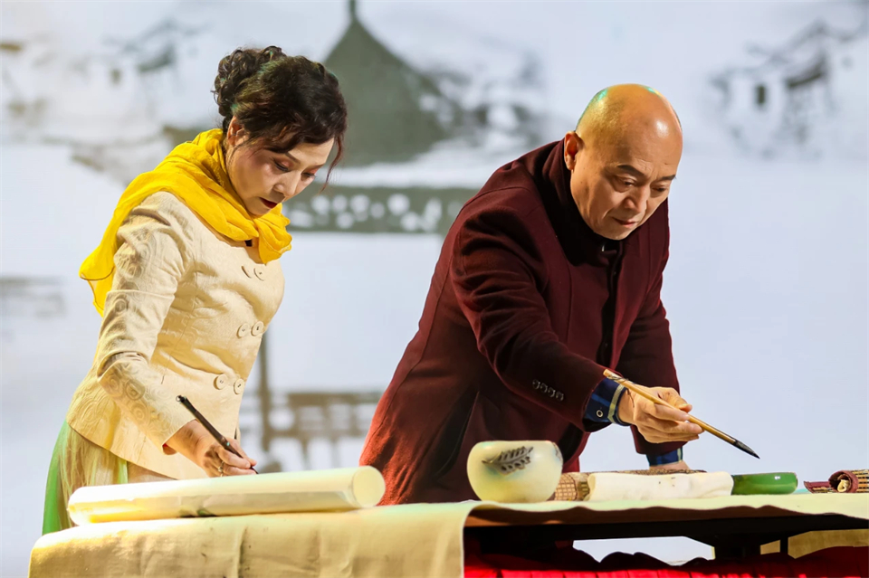 立异引领价值 理想成绩未来——庆祝尊龙凯时ag智能建设25周年表扬大会暨文艺晚会盛大举行