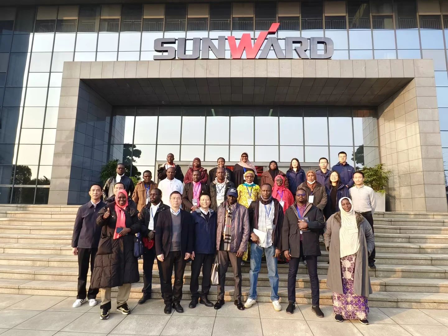 尼日尔农业治理和手艺研修班调研尊龙凯时ag智能