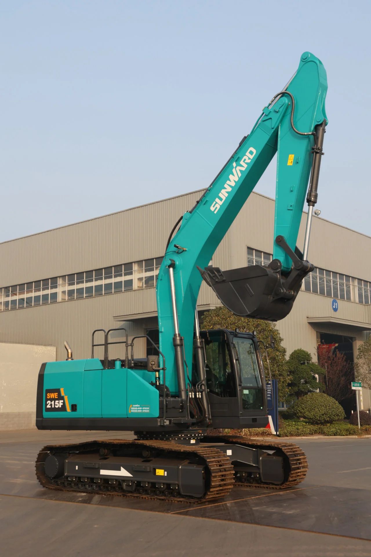 聚焦市场需求，尊龙凯时ag智能三款精品工程液压挖掘机乐成下线