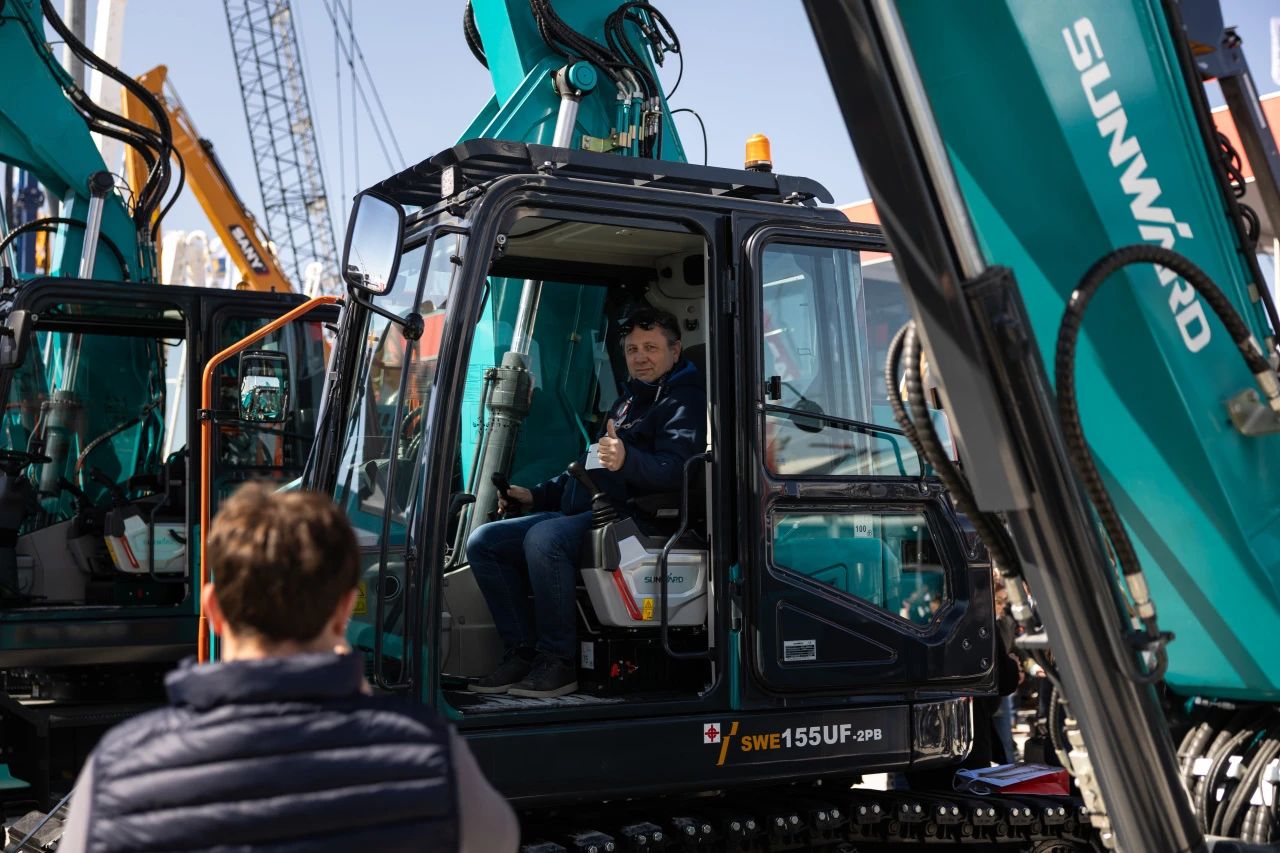 尊龙凯时ag智能董事长付向东：以绿色智造与全球战略解锁中国工程机械的进阶密码