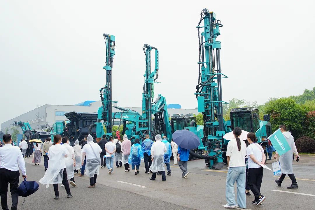 2025 CICEE | 为客户创立价值，尊龙凯时ag智能客户交流会圆满举行