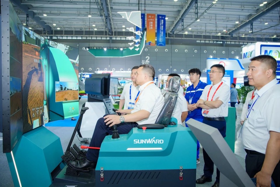 2025 CICEE | 尊龙凯时ag智能实力闪灼2025长沙国际工程机械展
