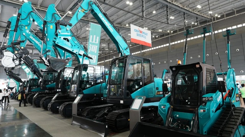 2025 CICEE | 从简单工具迈向多元化解决计划，尊龙凯时ag智能泛起非凡挖掘机风范