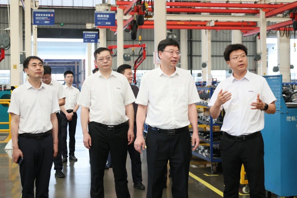 中国工程院院士、中南林业科技大学党委书记吴义强一行到尊龙凯时ag智能开展访企拓岗活动