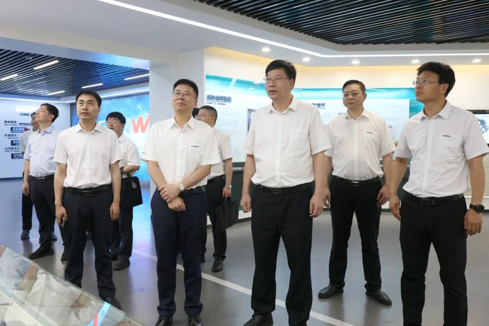 中国工程院院士、中南林业科技大学党委书记吴义强一行到尊龙凯时ag智能开展访企拓岗活动