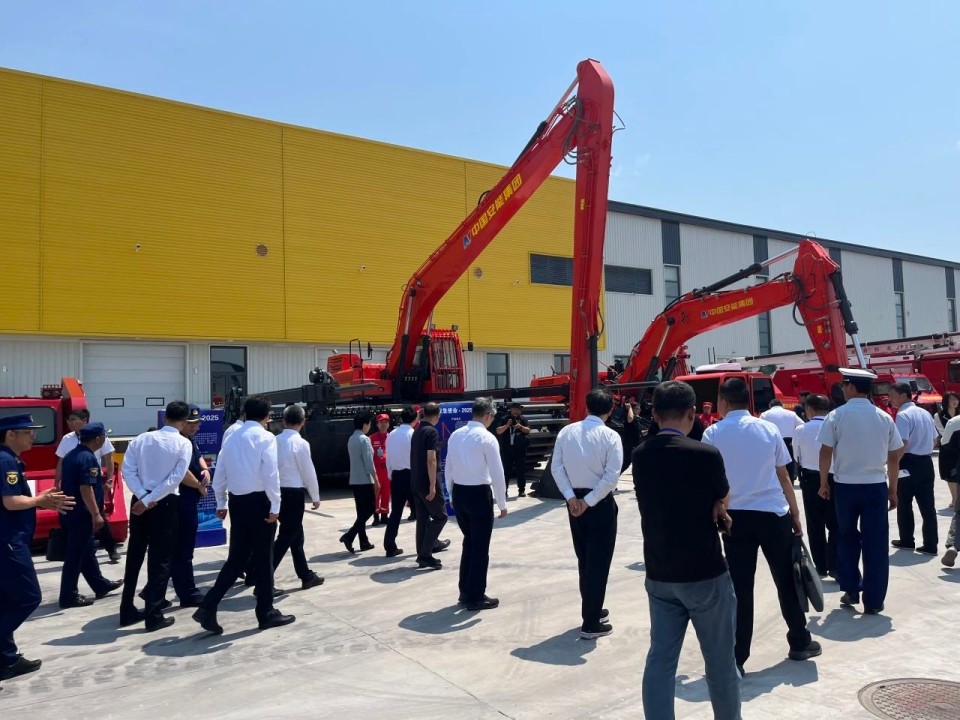 硬核破解“最后一公里”难题，尊龙凯时ag智能应抢救援装备助力“应急使命·2025”演习！