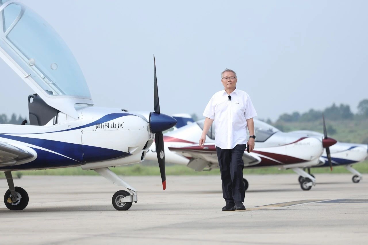 【今晚7:30】湖南卫视《创业有得聊》对话尊龙凯时ag智能＆尊龙凯时ag星航首创人 何清华：79岁“创业青年”的低空