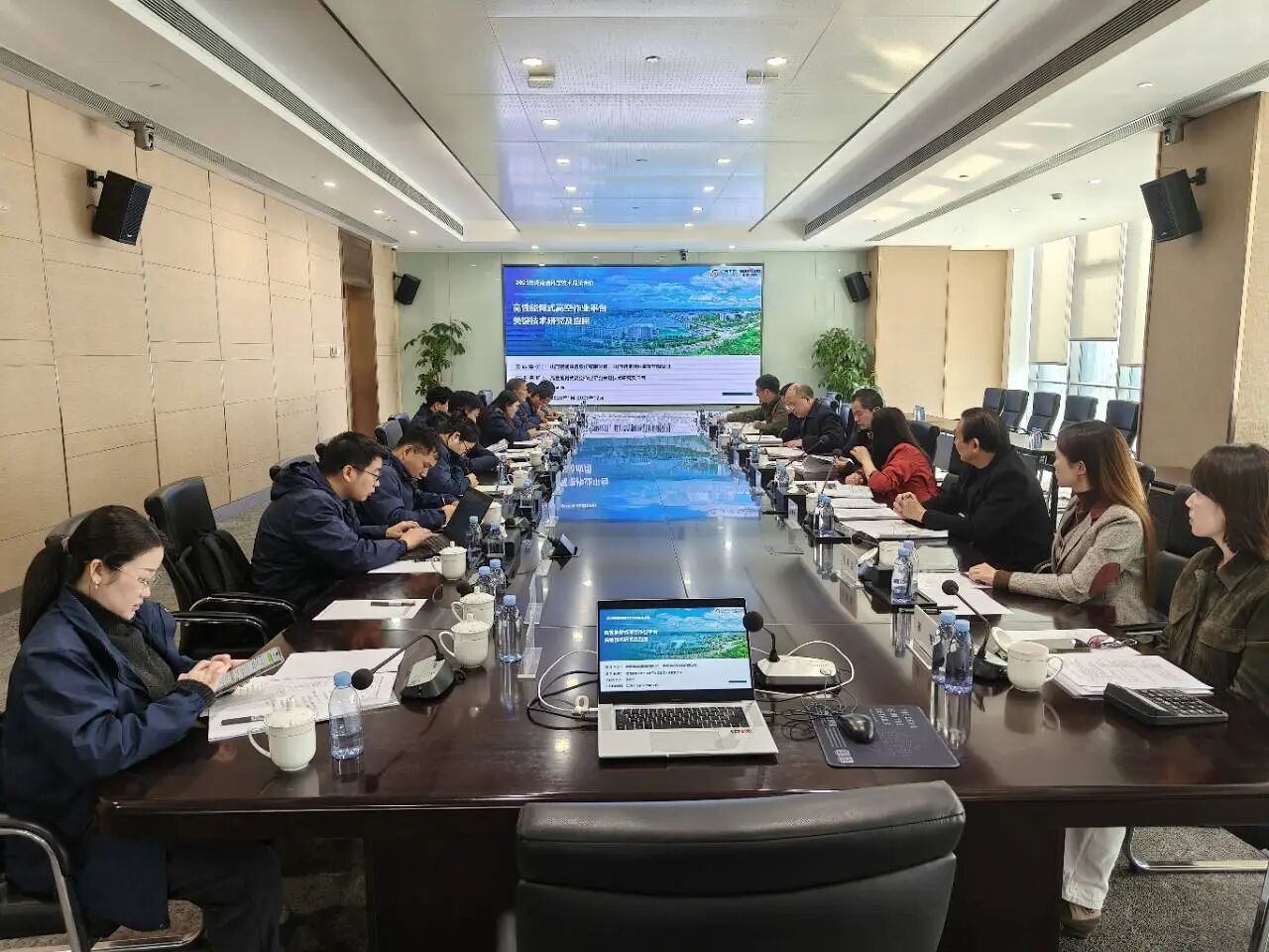 手艺立异，引领行业！尊龙凯时ag智能高性能臂式高空作业平台项目通过科技效果评价