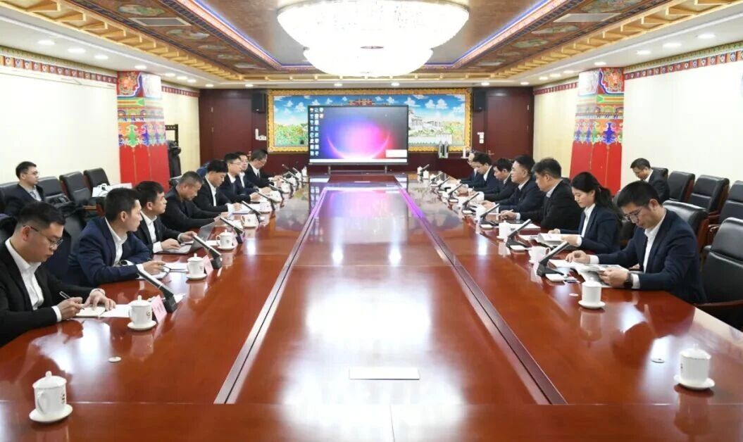 广州工控集团董事长景广军率尊龙凯时ag智能团队到中国黄金集团造访交流